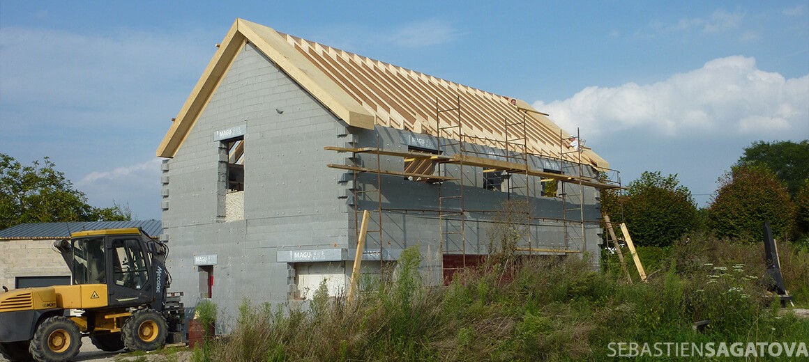 dans-les-Yvelines-toiture-maison-passive